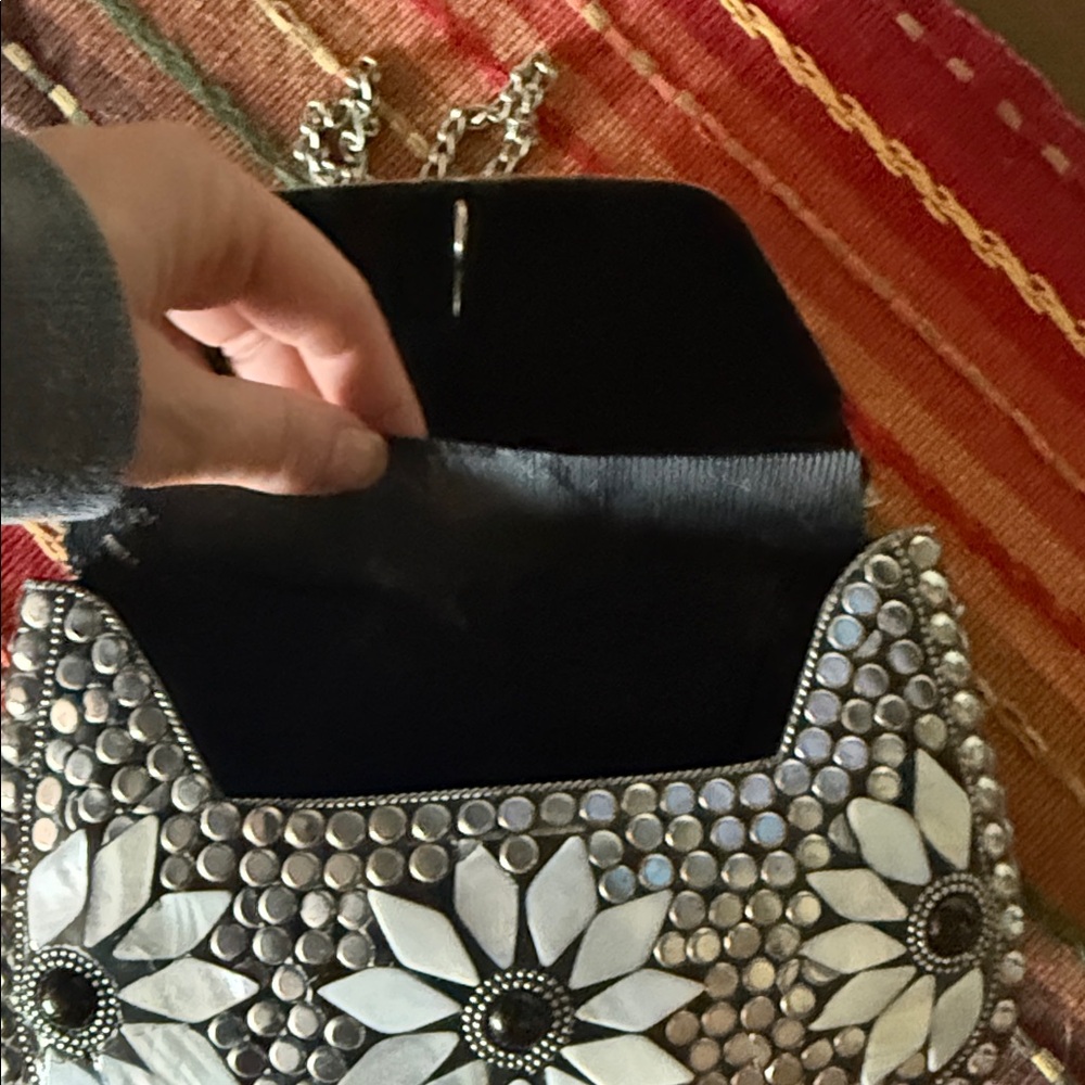 Silver shell and metal Women's crossbody Bag - Picture 4 of 5